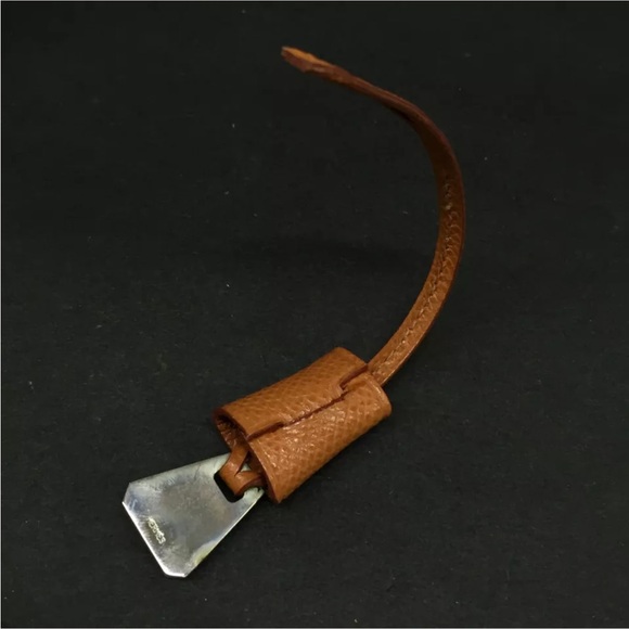 HERMES Crochet Bag Dog Tag Leather Charm Holder with Box - Picture 5 of 9